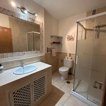 Calu Homes 公寓